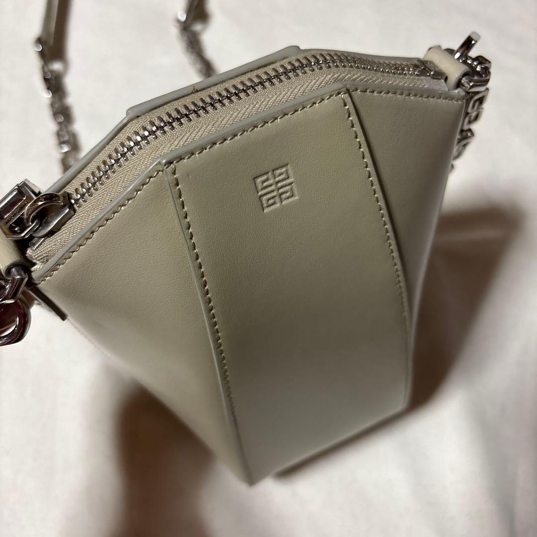 Givenchy ショルダーバッグ　アンティゴナ