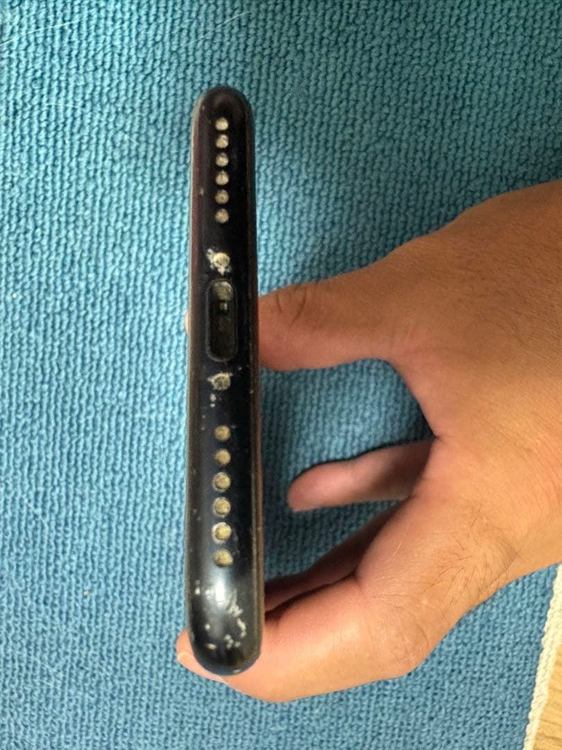 iPhone SE 第2世代128GB 本体