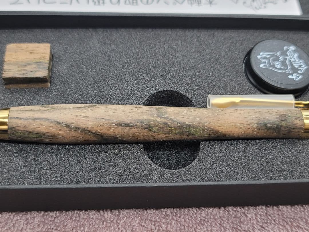 新品　こぶた工房　黒柿孔雀杢　極上　ボールペン