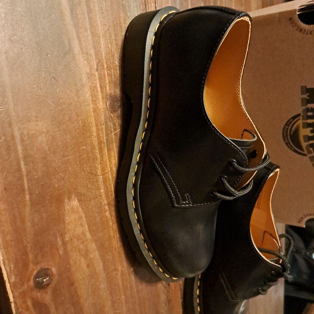 Dr. Martens 3ホール