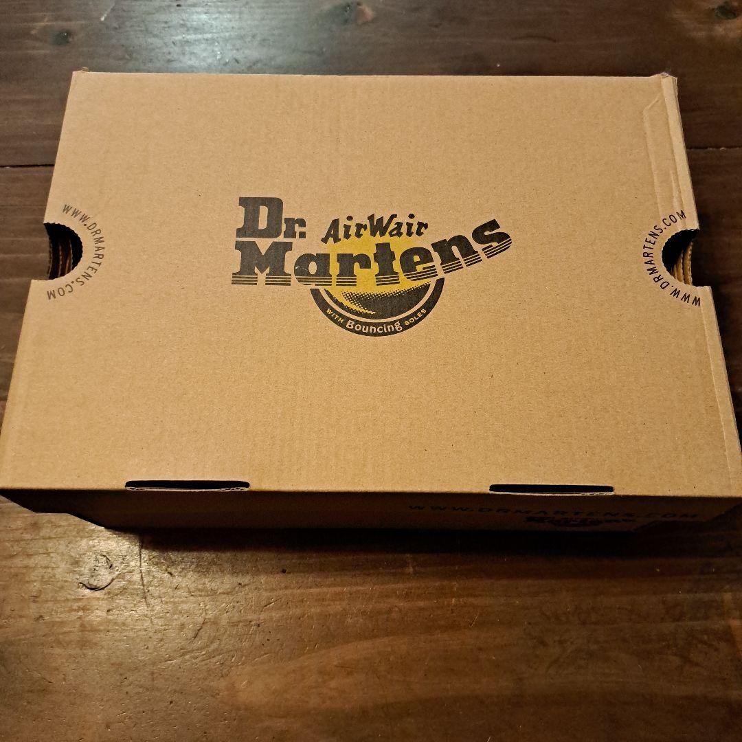 Dr. Martens 3ホール