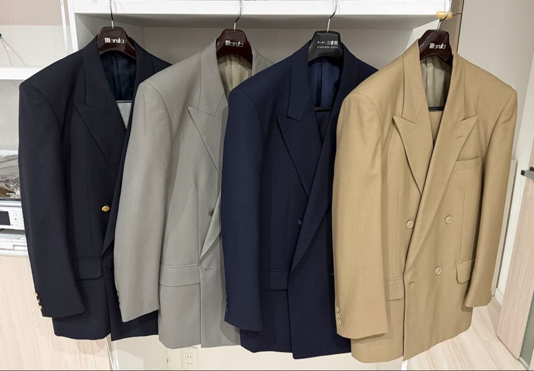 ダブルブレストジャケットとスラックス４着セット