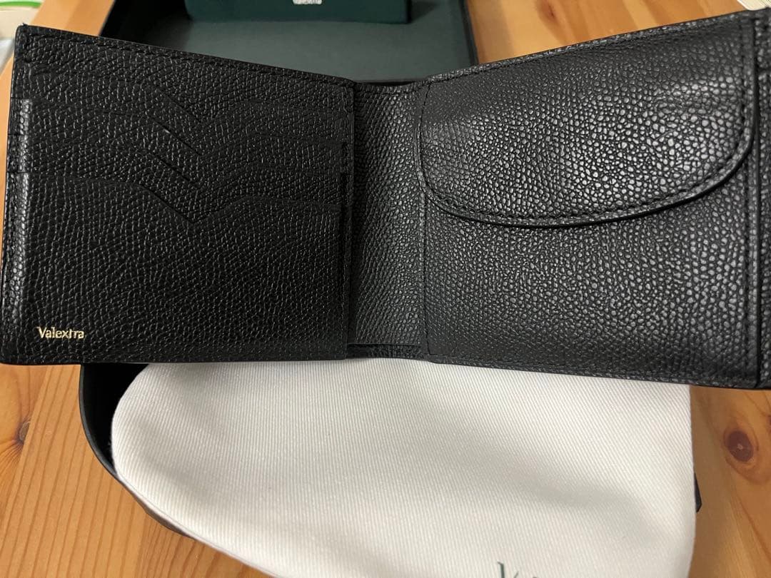 Valextrヴァレクストラ 二つ折り財布　小銭入れ　ブラック　革