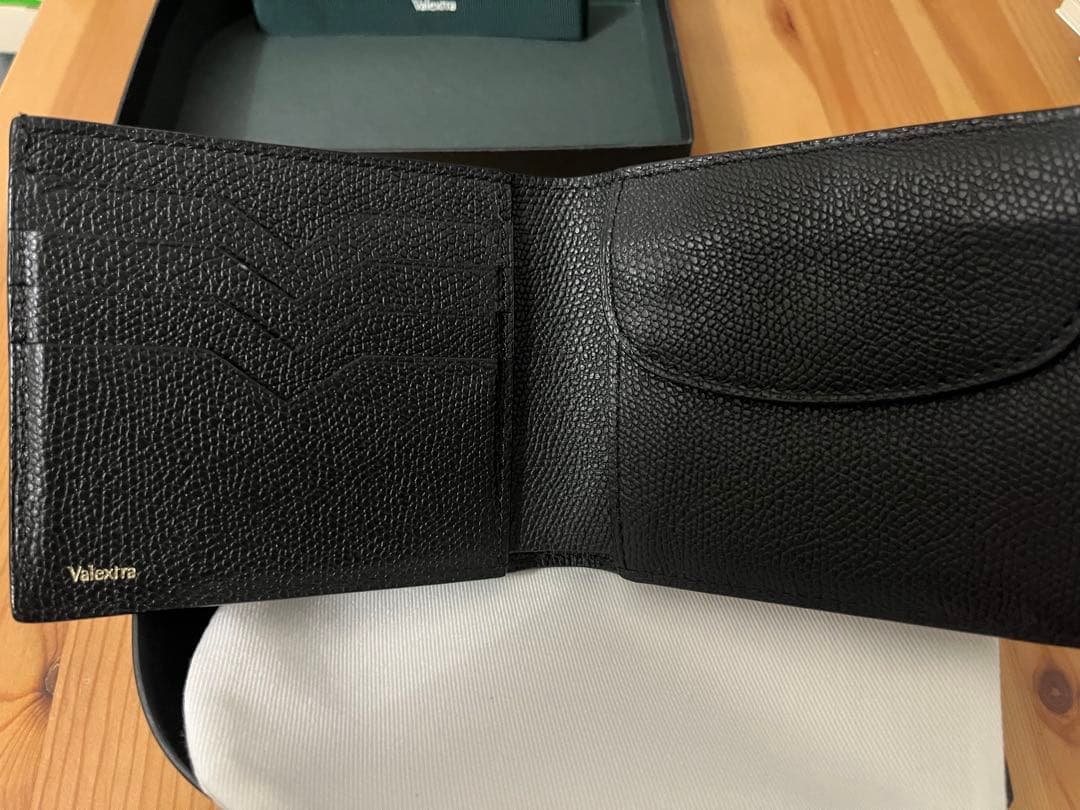 Valextrヴァレクストラ 二つ折り財布　小銭入れ　ブラック　革