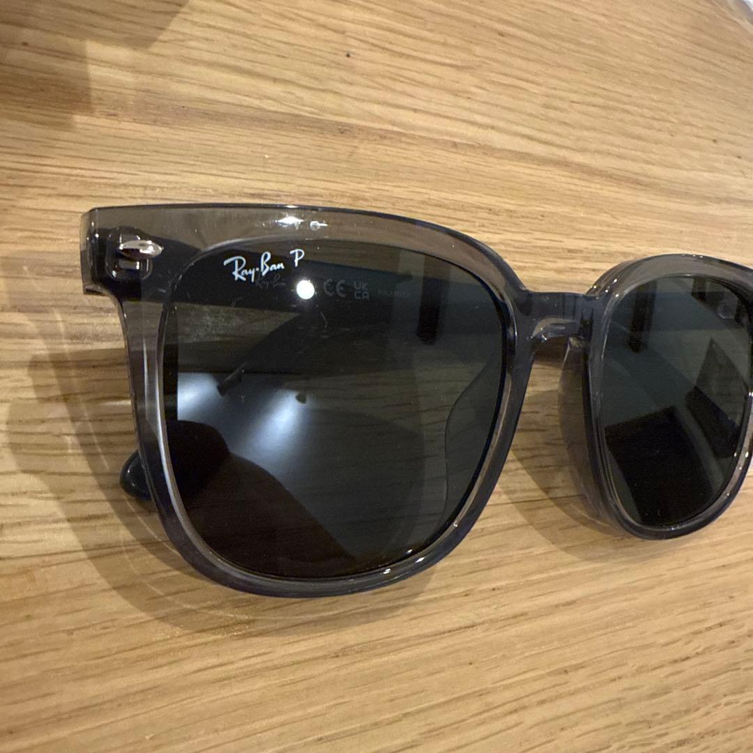 Ray-Ban RB 4401D グレーサングラス