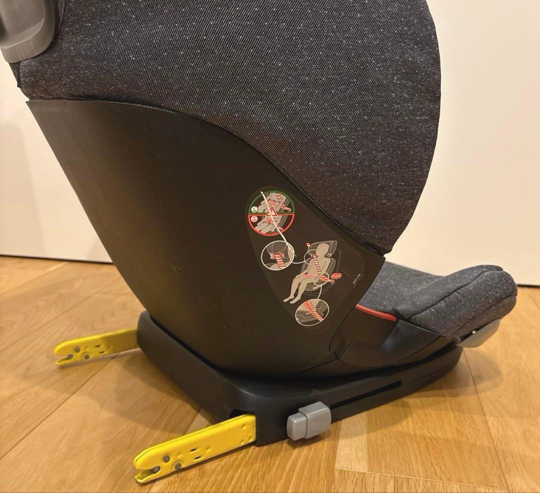 マキシコシ ロディフィックス ジュニアシート 　(4歳〜12歳)