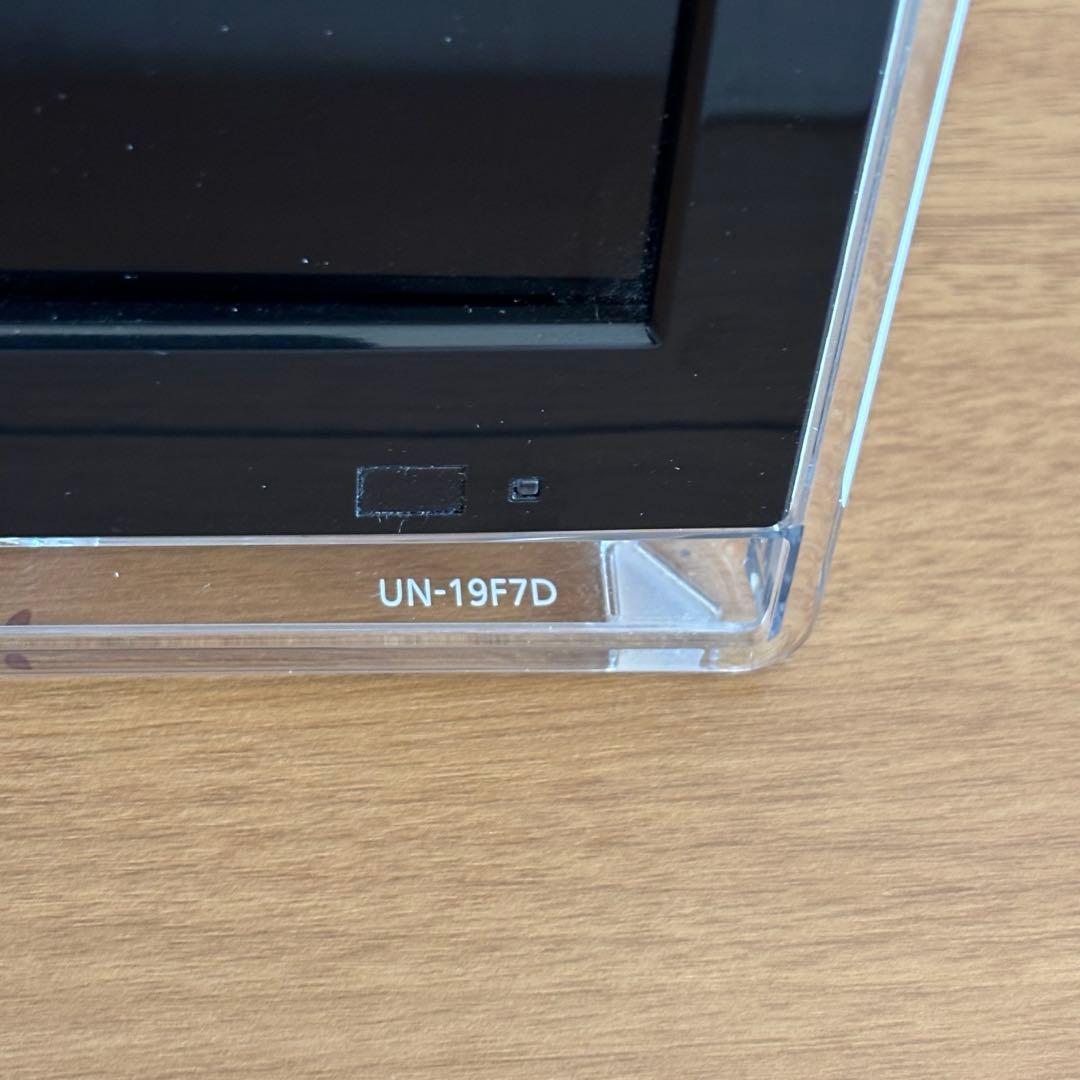 Panasonic 19インチ　テレビ UN-19F7D