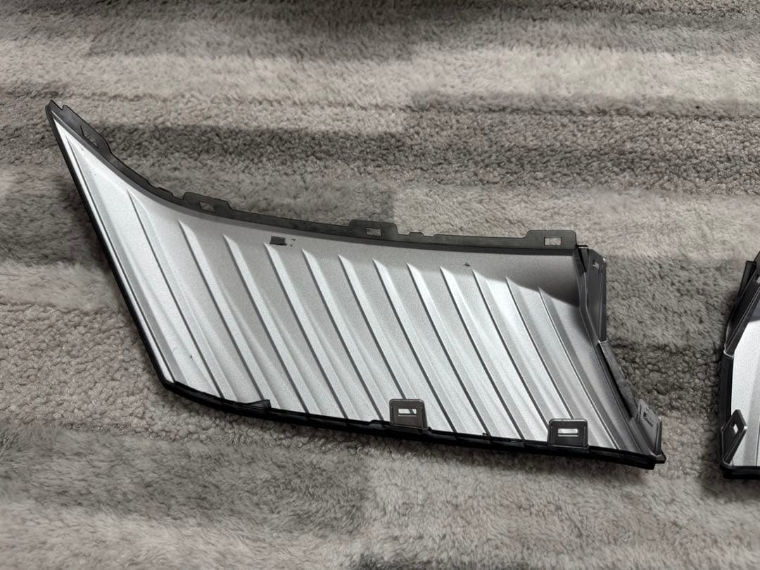 ハリアー60系 後期 純正フロントグリル