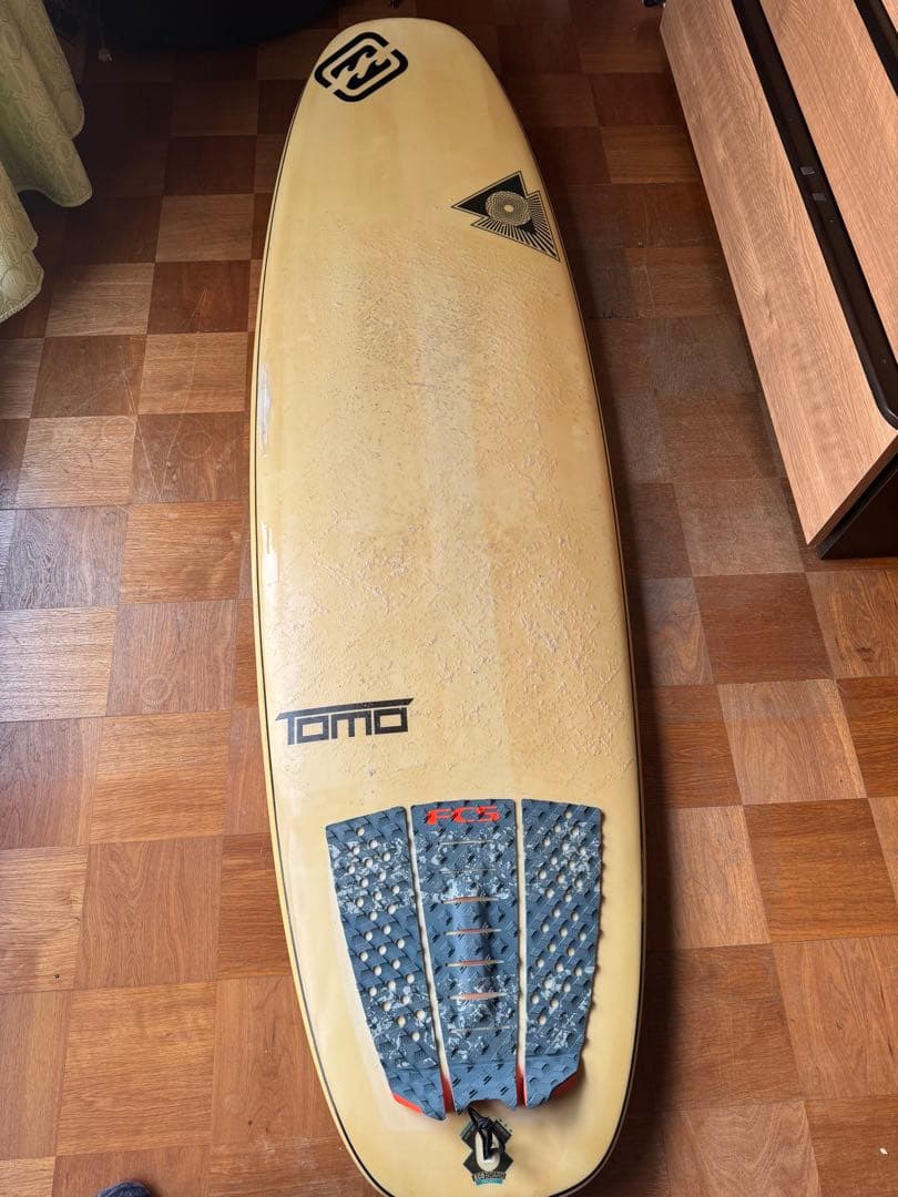 TOMO EVO ショートボード 修理跡あり