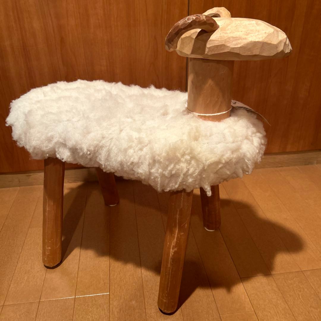 ①北欧 手作り パイン材 ムートン 羊 スツール　椅子　ニュージーランド