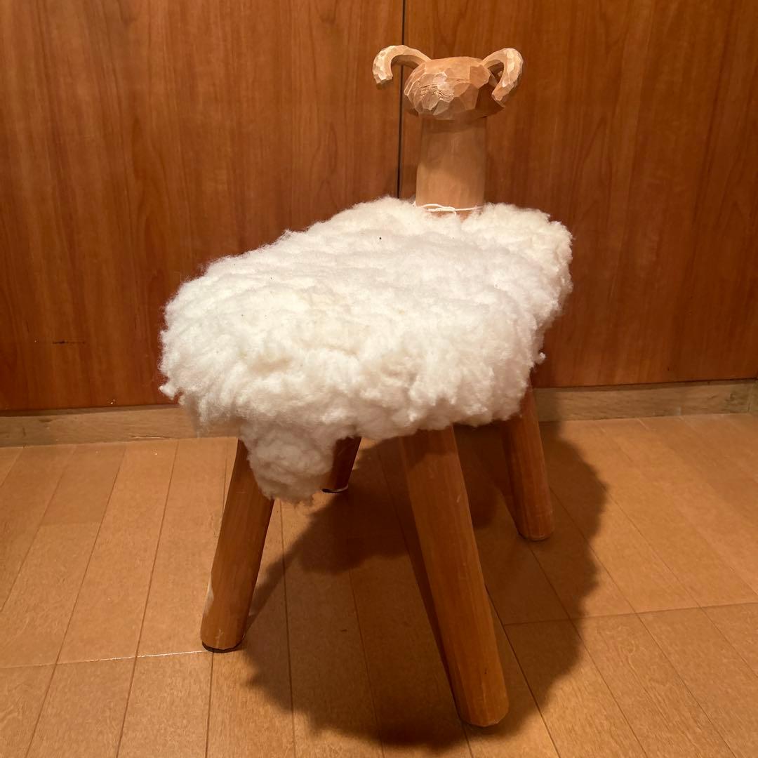 ①北欧 手作り パイン材 ムートン 羊 スツール　椅子　ニュージーランド