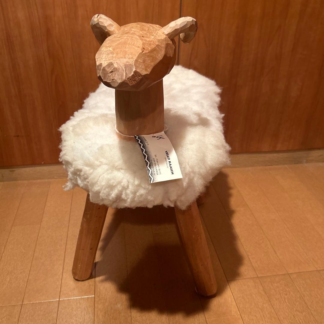 ①北欧 手作り パイン材 ムートン 羊 スツール　椅子　ニュージーランド