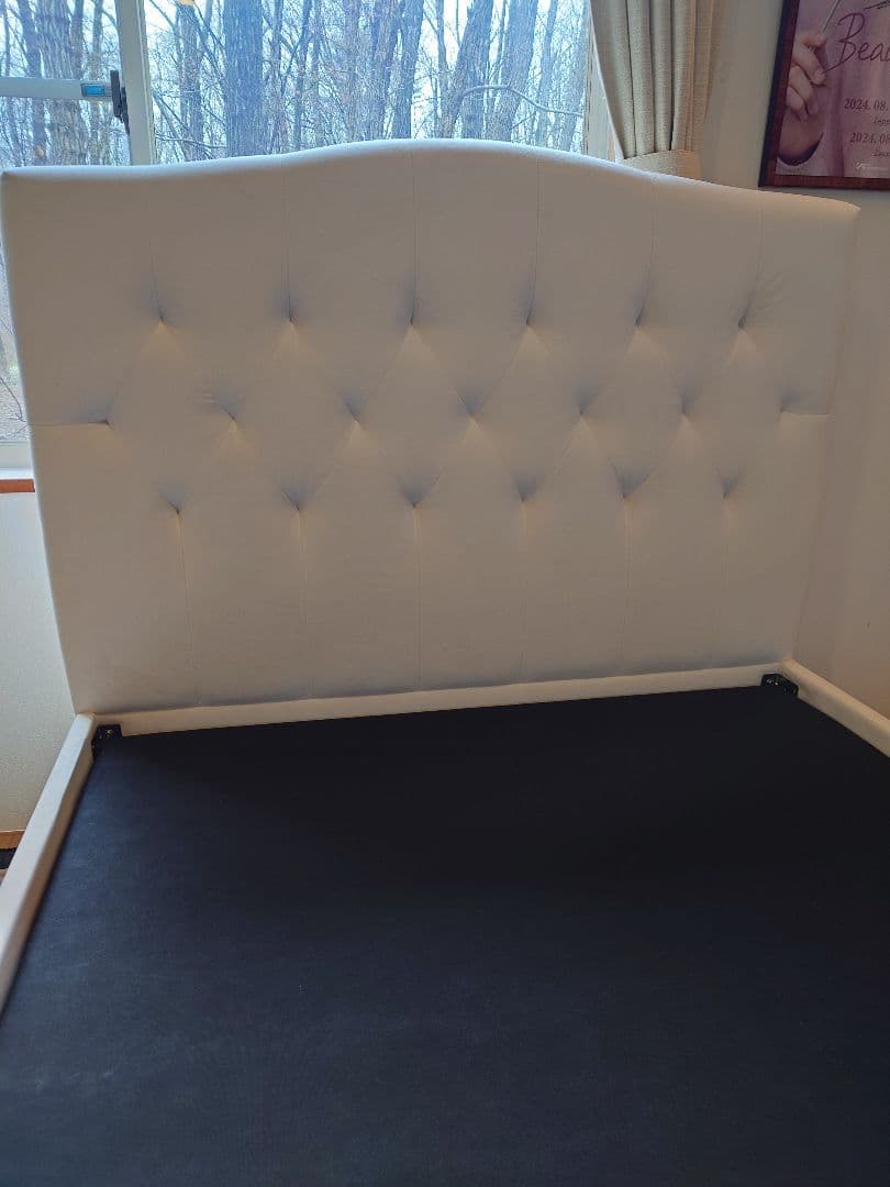 新品。Francfranc セミダブル ホワイト フレームのみ