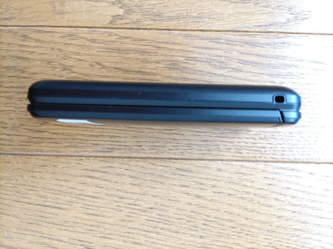 ★タピオカカポ★　GRATINA KYF42 ブラック　携帯電話