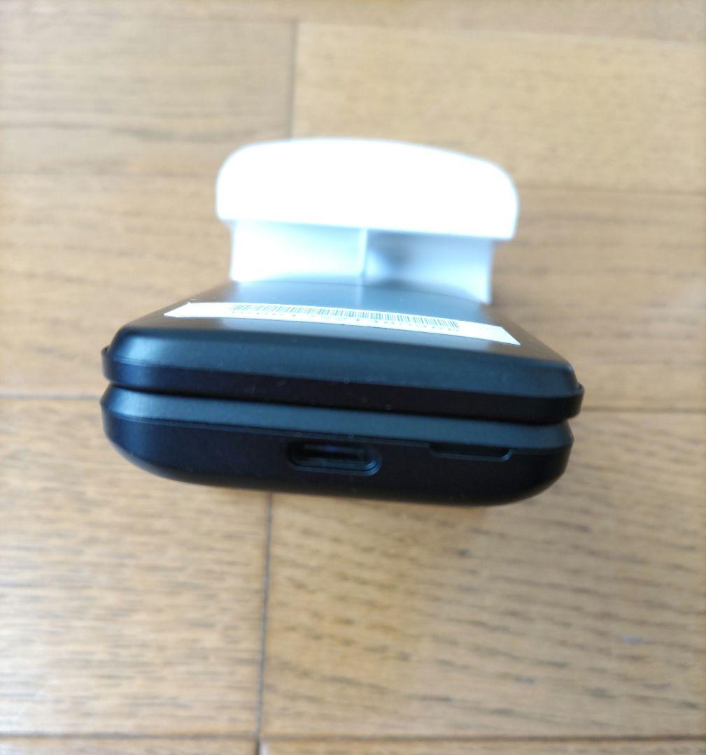 ★タピオカカポ★　GRATINA KYF42 ブラック　携帯電話