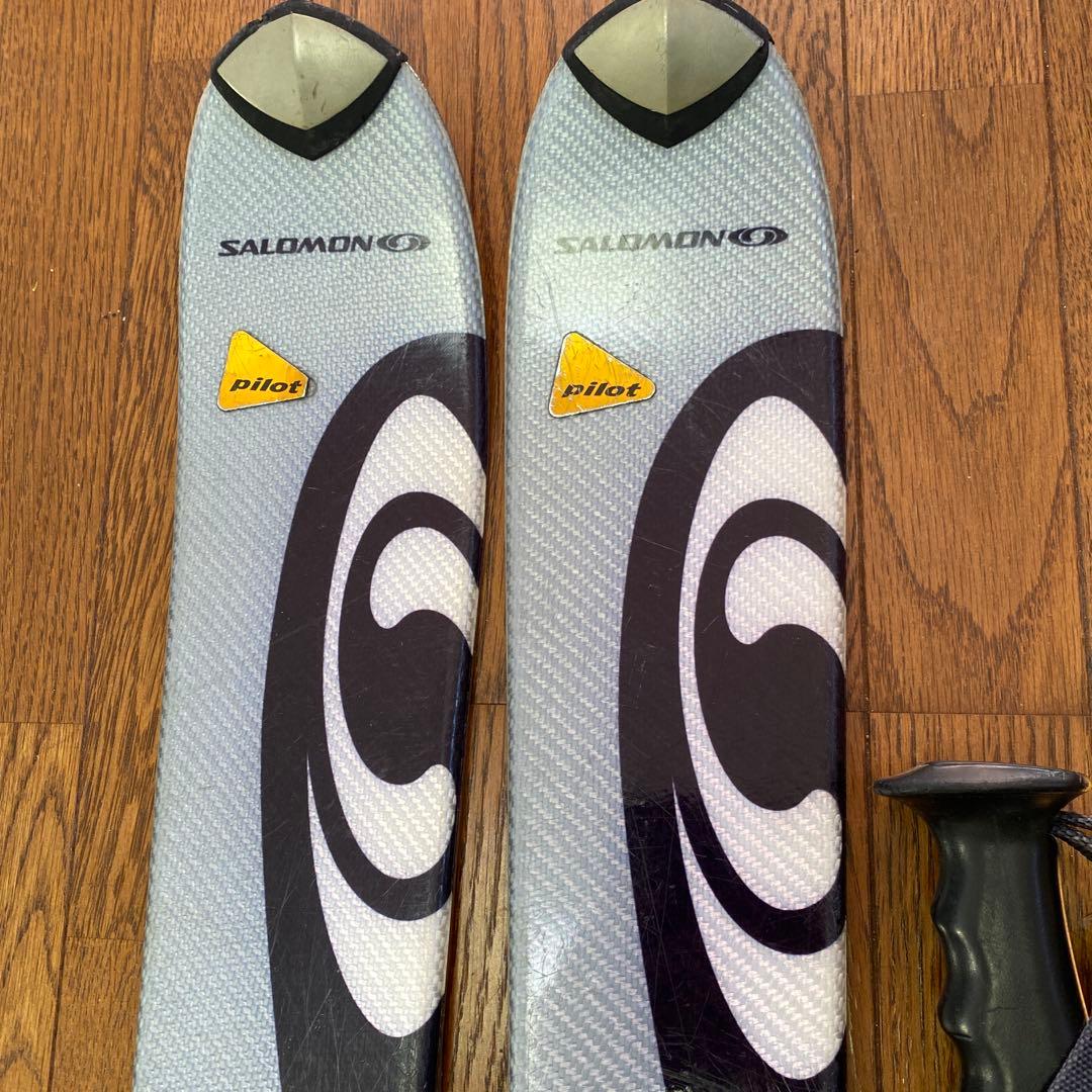 Salomon Versa スキーとRossignolポール