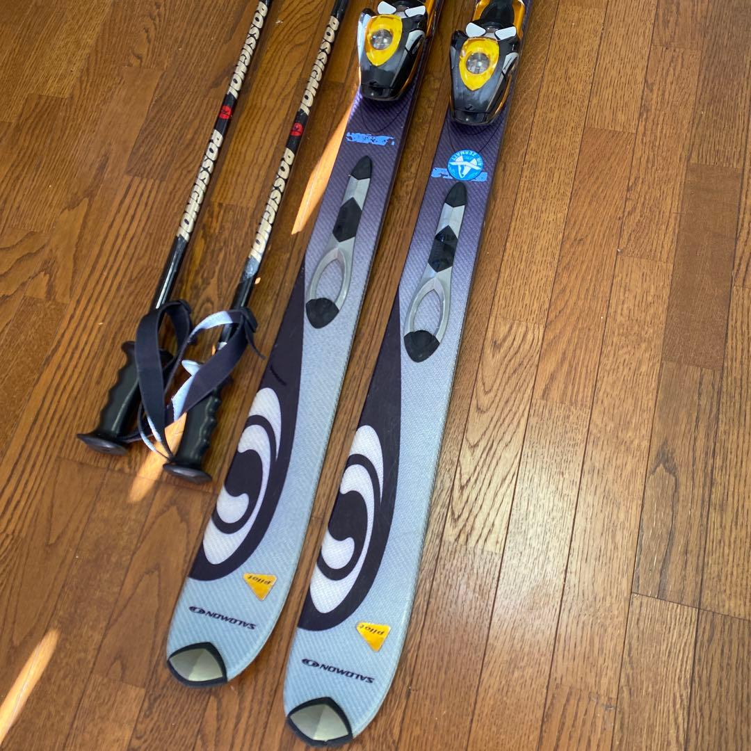 Salomon Versa スキーとRossignolポール