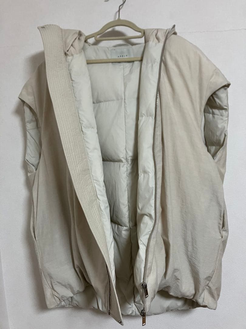 ARGUE フード付き ダウンベスト