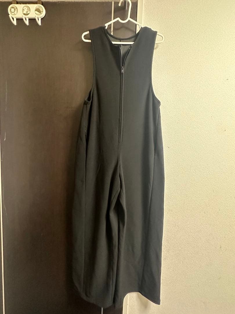 シソラスVEVIREDフロントジップオールインワン