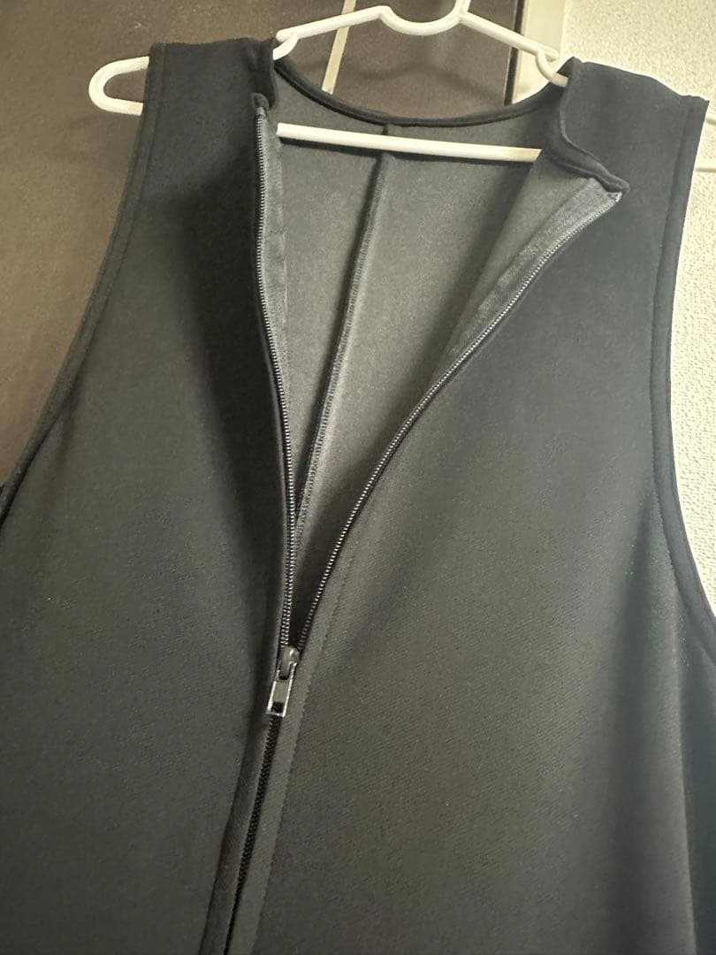 シソラスVEVIREDフロントジップオールインワン