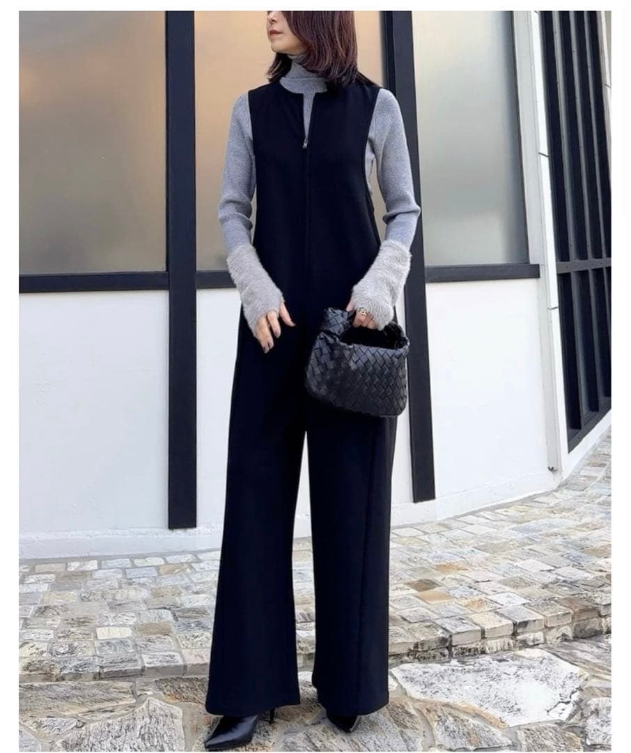 シソラスVEVIREDフロントジップオールインワン