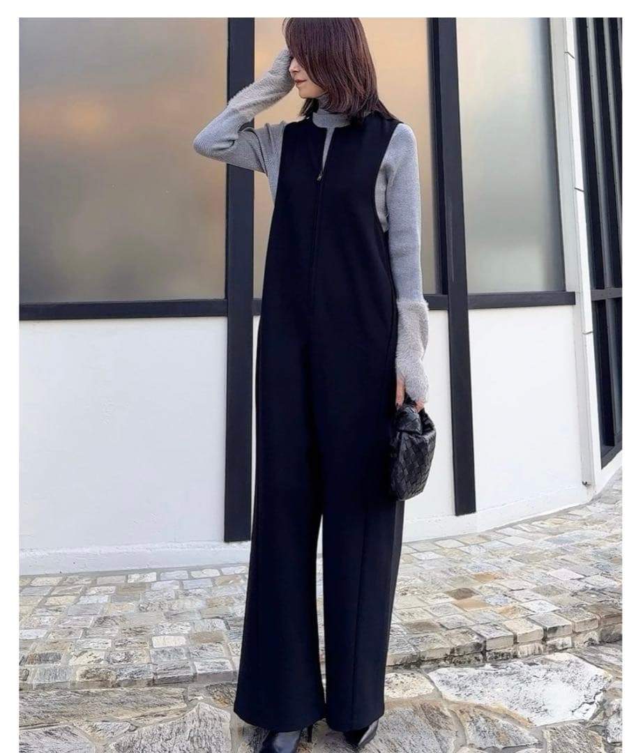 シソラスVEVIREDフロントジップオールインワン