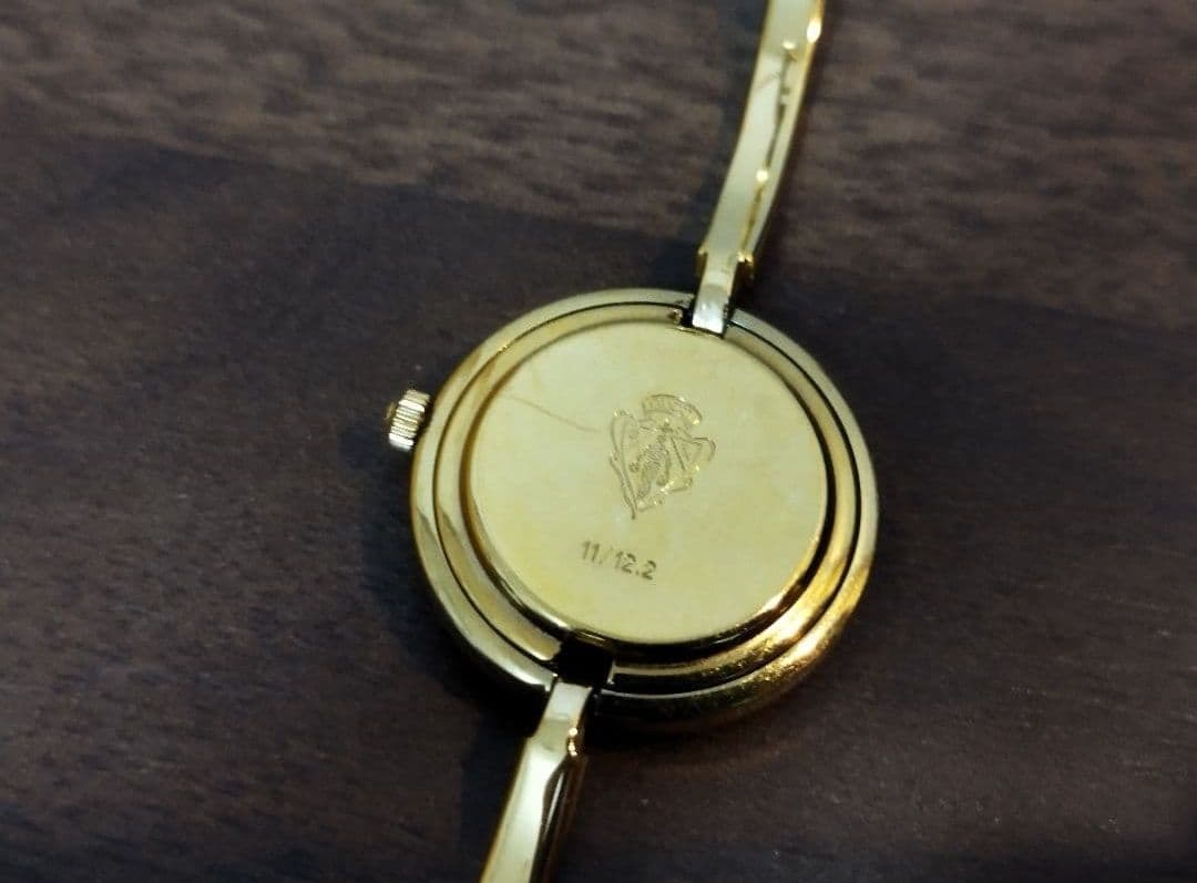 ●GUCCI グッチ 腕時計 チェンジベゼル バングル ゴールド