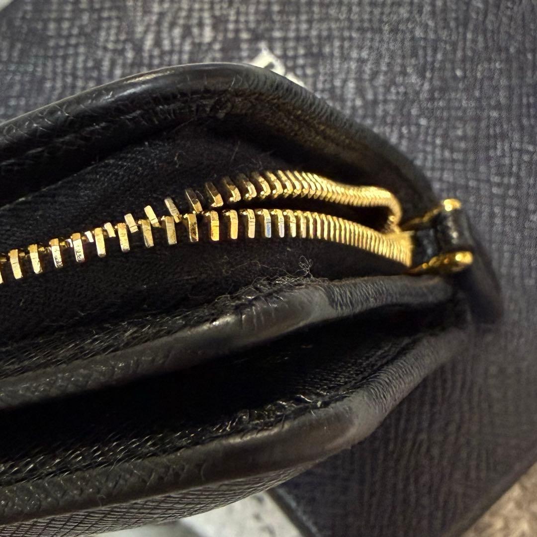 PRADA プラダ　財布　サフィアーノ　２つ折り