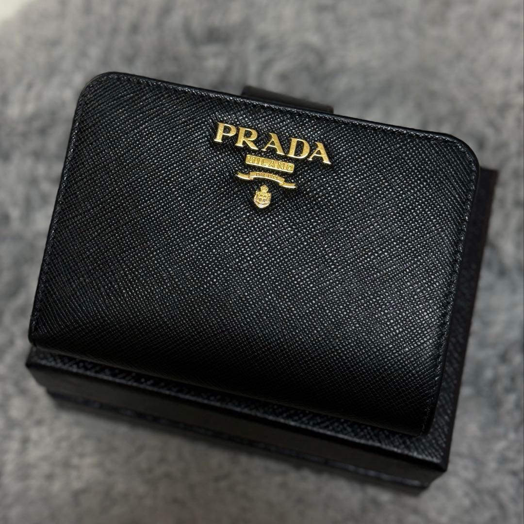 PRADA プラダ　財布　サフィアーノ　２つ折り