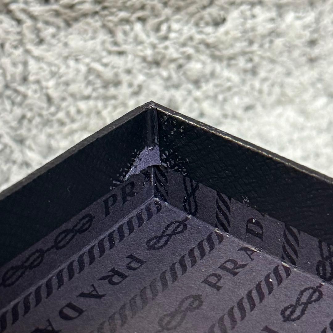 PRADA プラダ　財布　サフィアーノ　２つ折り