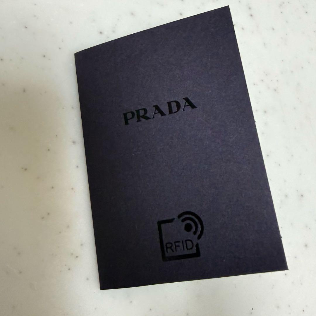 PRADA プラダ　財布　サフィアーノ　２つ折り