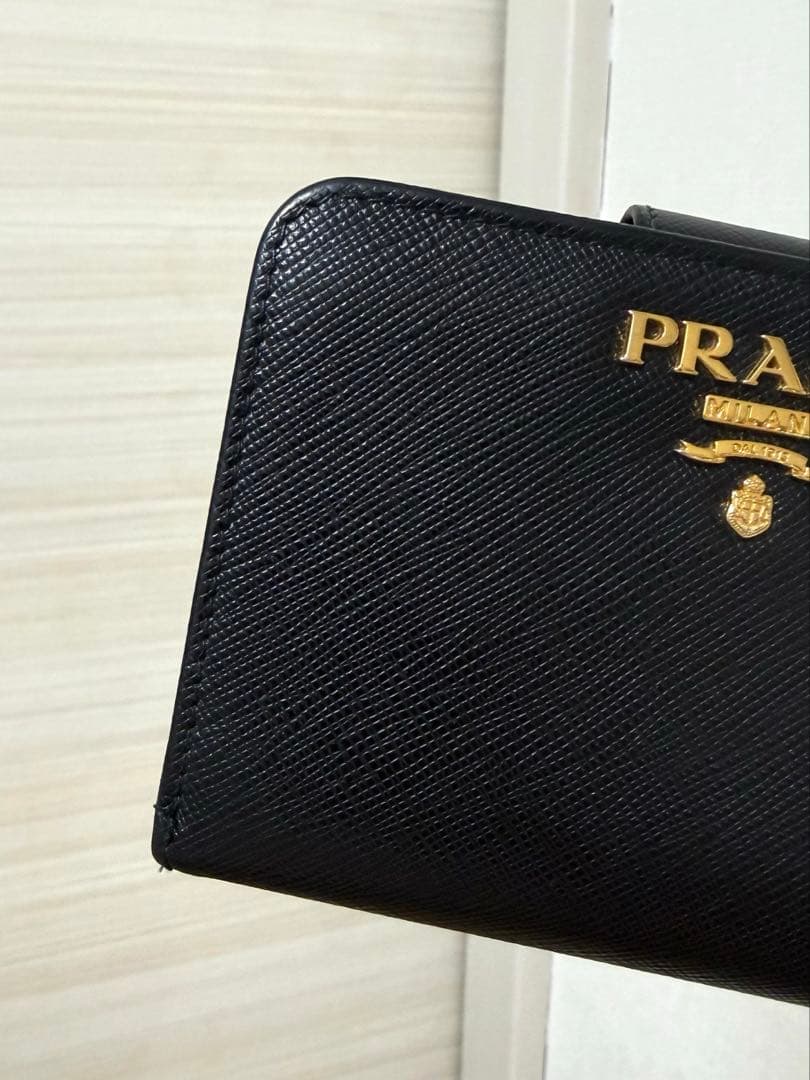 PRADA プラダ　財布　サフィアーノ　２つ折り