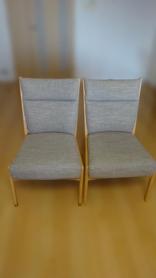 3.ソファのような座り心地(ニトリ C-27肘付き2脚+肘なし２脚）4脚セット