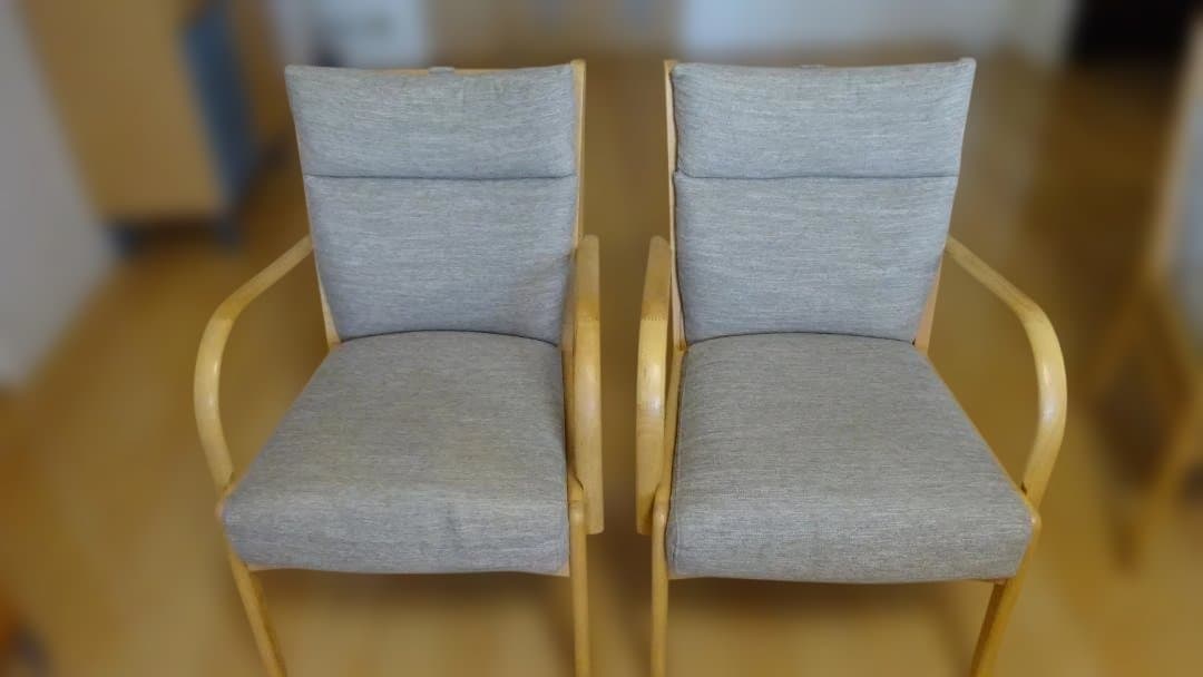 3.ソファのような座り心地(ニトリ C-27肘付き2脚+肘なし２脚）4脚セット