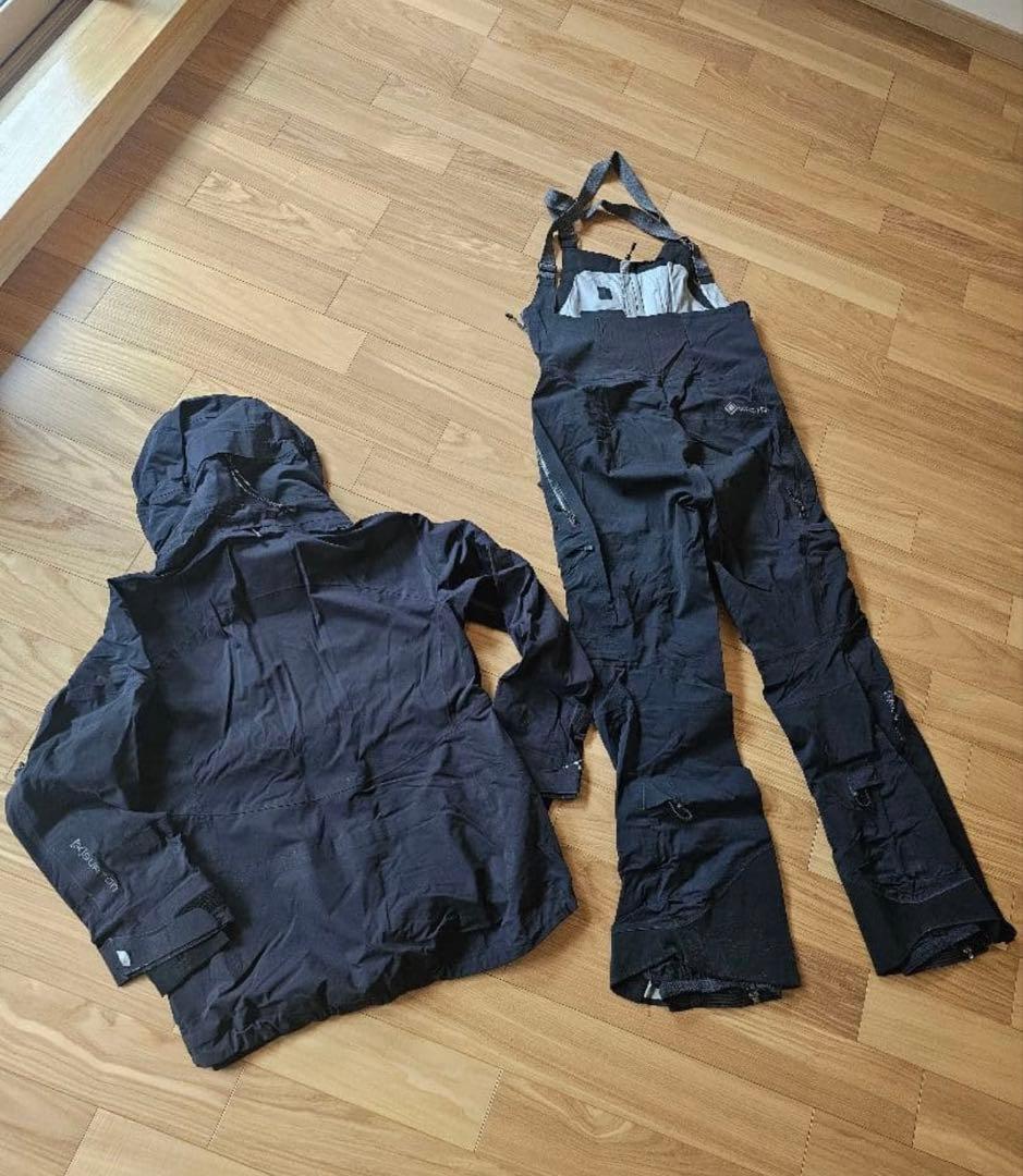 BURTON　バートン　AKウエア　ブラック上下