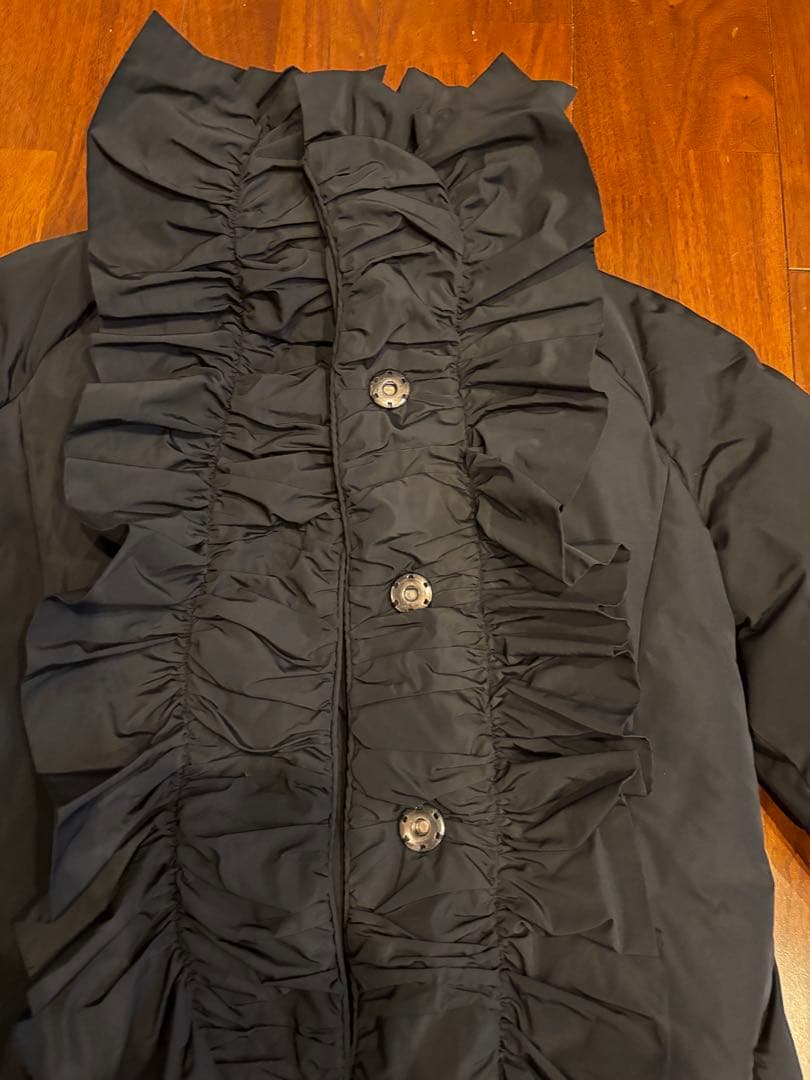 COTOO コトゥー　フリルが素敵なダウンコート