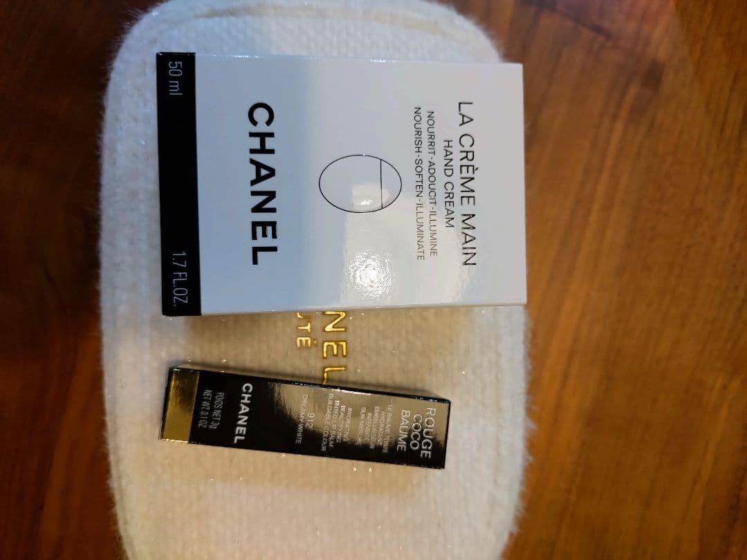 シャネル　エッセンシャルケアセット