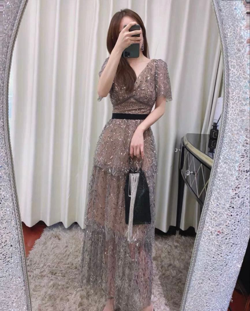 セルフポートレイト風　パーティワンピース　キラキラ　スパンコール　ビーズ