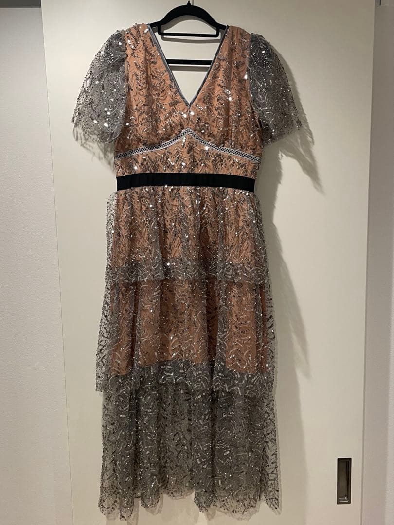 セルフポートレイト風　パーティワンピース　キラキラ　スパンコール　ビーズ