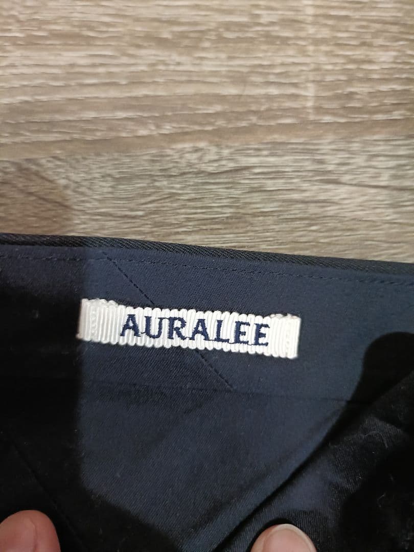 パンツ AURALEE LIGHT WOOL MAXGABARDINE SLACS