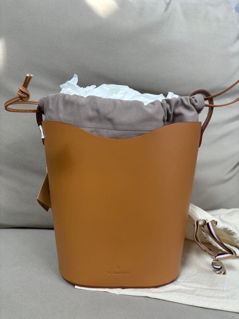 き*ー様 【新品未使用】IL BISONTE ショルダーバッグ