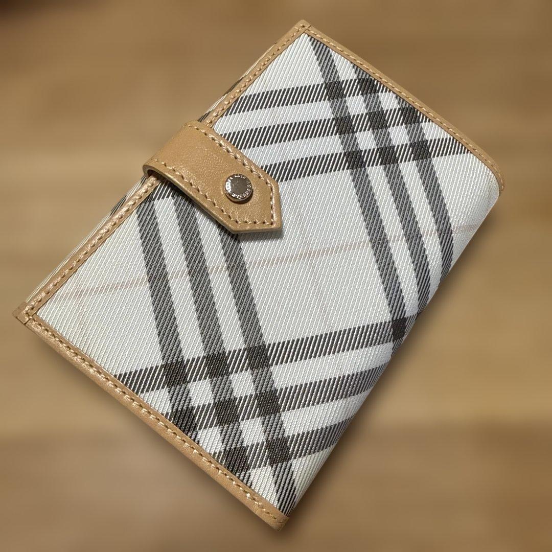 BURBERRY BLUE LABEL ミニ財布　ホワイト　ベージュ　未使用