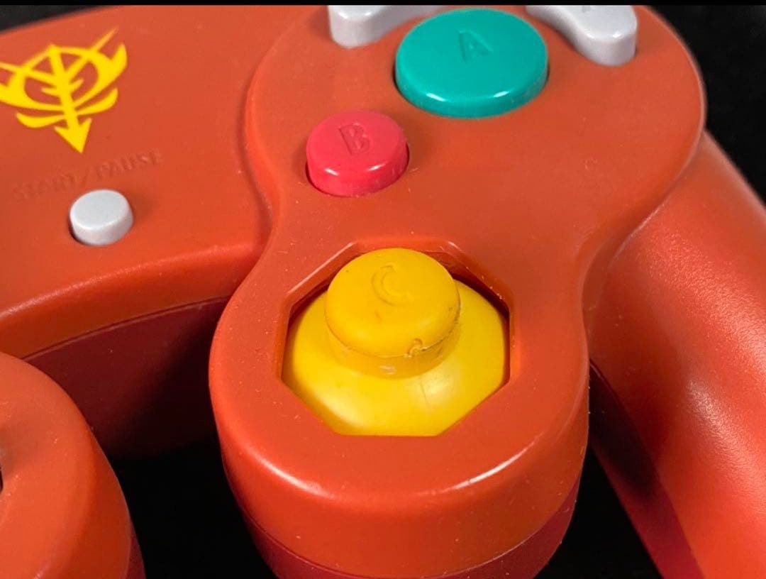 ニンテンドーゲームキューブコントローラー シャア専用ザク