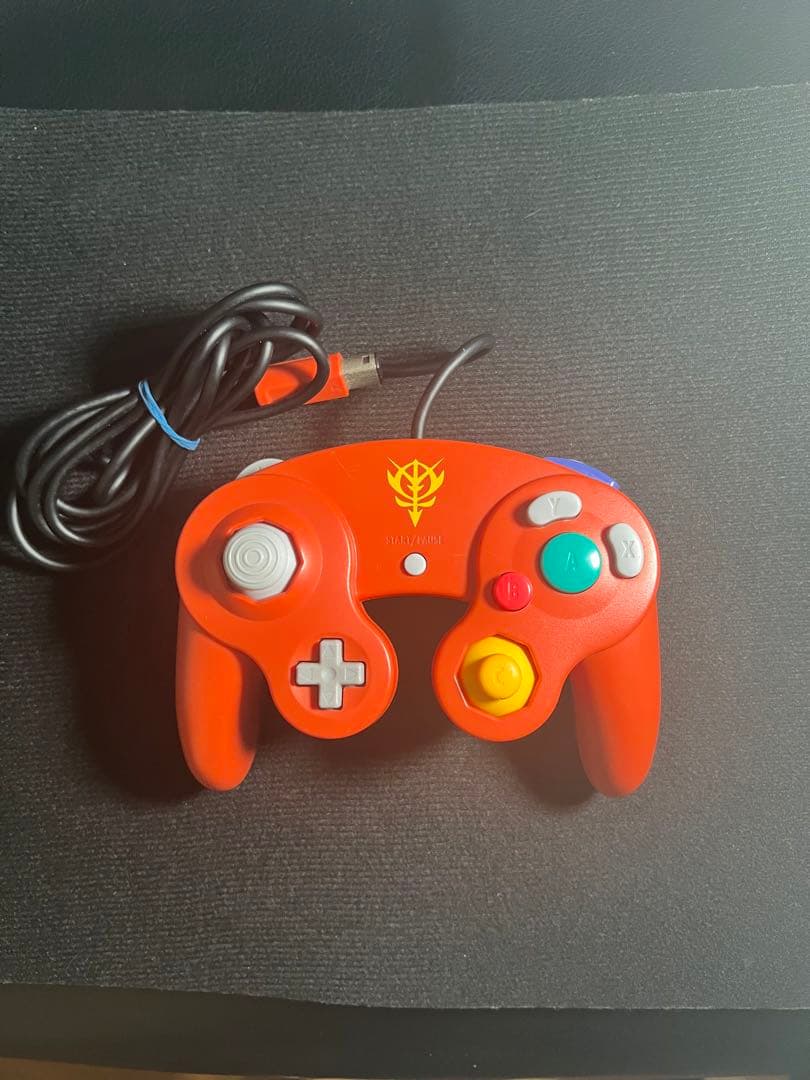 ニンテンドーゲームキューブコントローラー シャア専用ザク