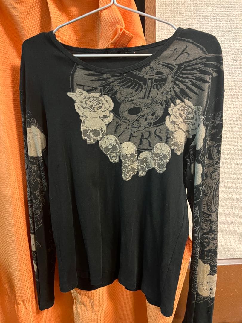 ヤスユキイシイ スカルとバラプリントの長袖カットソー