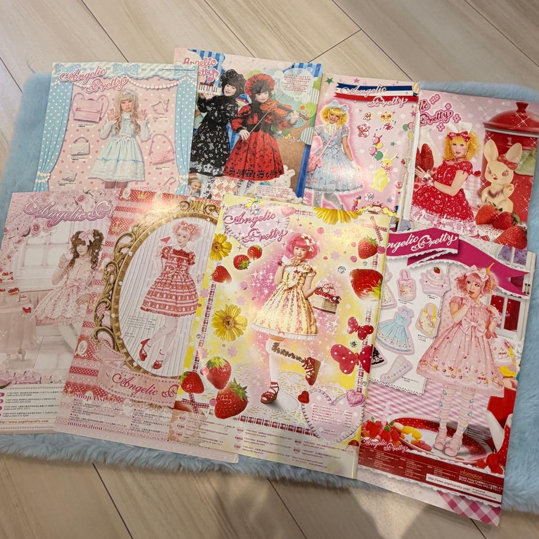 Angelic Prettyの雑誌の切り抜き
