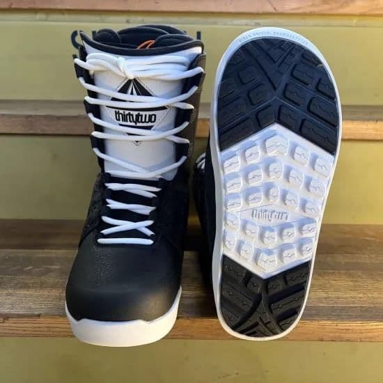 THIRTYTWO 2026 【LASHED VOLCOM】26.5cm