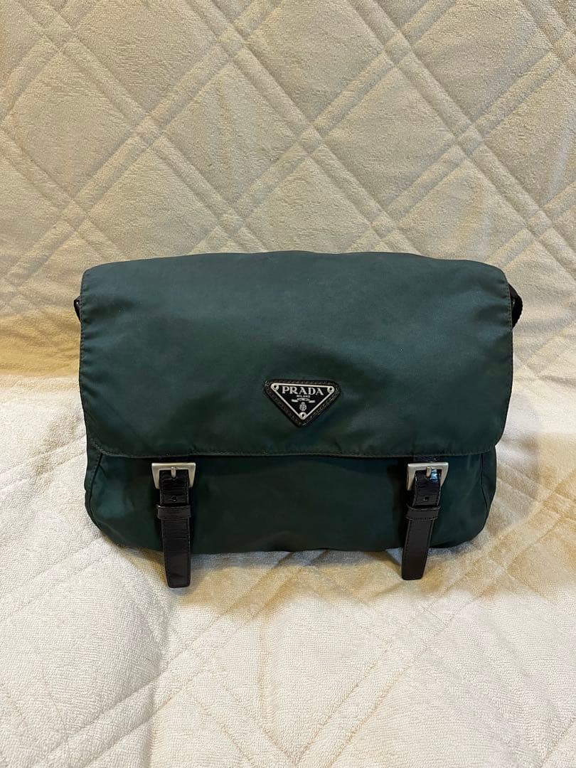 PRADA テスートナイロン メッセンジャーバッグ 三角ロゴ 深緑色