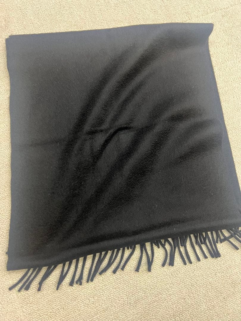 Louis Vuitton カシミヤ マフラー 黒 フリンジ付き