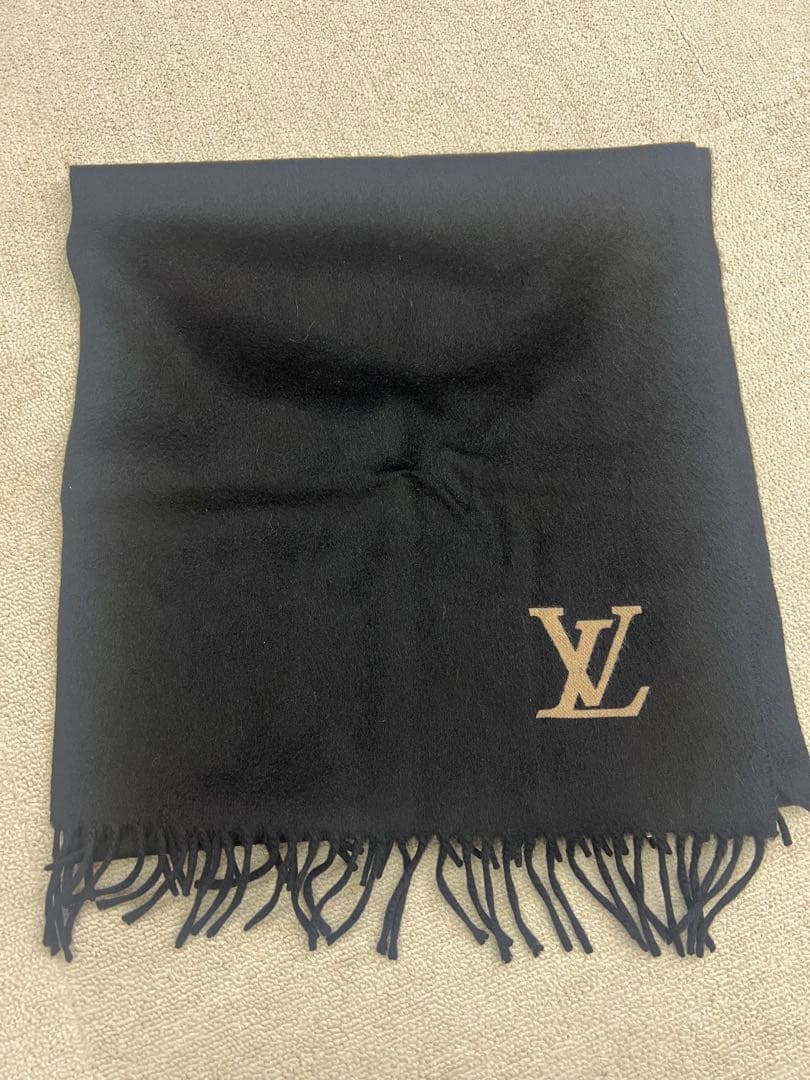 Louis Vuitton カシミヤ マフラー 黒 フリンジ付き